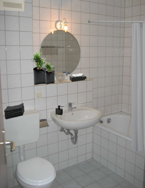 Göppingen Privatverkauf gepflegte 1, 5-Zimmer Wohnung, Balkon, EBK, Keller, TG, Hausmeisterservice Bild 5