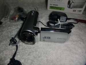 JVC Digitalkamera mit 2 SD Karten Slots mit viel Zubehör Bild 13