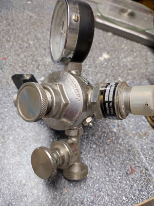 Zwei verschiedene Druckminderer für Bierzapfanlage zu verkaufen Bild 3