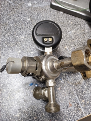 Zwei verschiedene Druckminderer für Bierzapfanlage zu verkaufen Bild 6