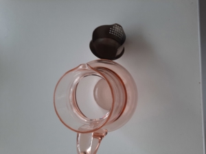 schöner Wasserkrug, Teekanne, Saft Krug Glas Rosa mit Deckel Bild 4