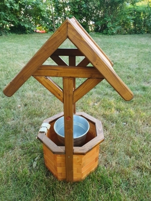 Handgefertigter Zierbrunnen, Brunnen, aus Holz. Inkl Eimer Bild 3