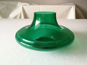 Glas-Vase in grüner Ufo-Form Bild 3