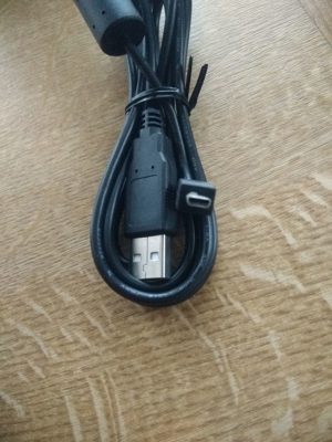 Diverse USB.-Verbindungskabel. Bild 3
