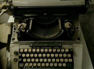 Alte Adler Schreibmaschine Bild 3