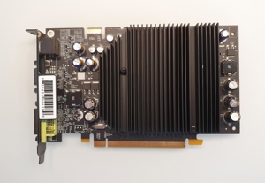 Grafikkarte XFX NVidia GeForce 7300GT 512MB passiv Kühler Bild 1