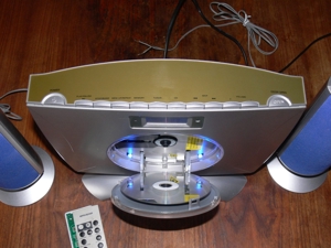 Micro-Anlage Universum CTR-CD1036, CD-Spieler, Radio, 2 Lautsprecher, prima Zustand (FB mit Mangel) Bild 4