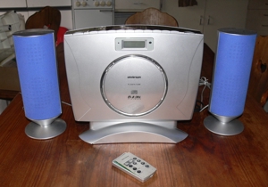 Micro-Anlage Universum CTR-CD1036, CD-Spieler, Radio, 2 Lautsprecher, prima Zustand (FB mit Mangel) Bild 1