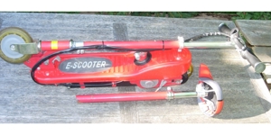 Kleiner E-Scooter 120W mit Sitz, Cityroller, klappbar, Akkus defekt, ohne Ladegerät Bild 8