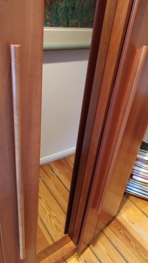 Schöner Garderobenschrank Bild 6
