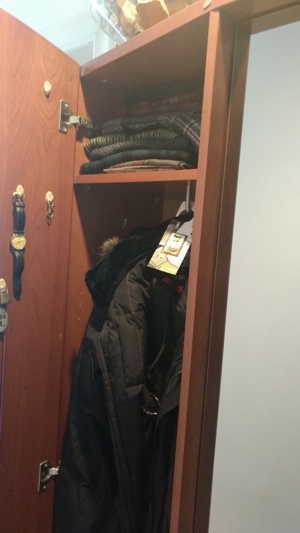 Schöner Garderobenschrank Bild 4
