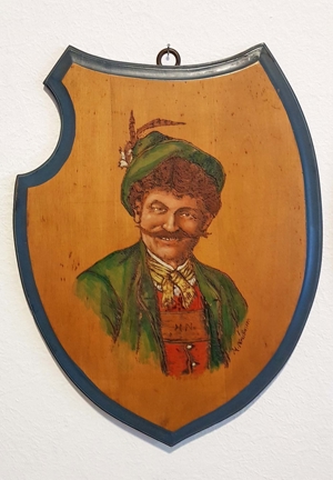 Bayern Tracht Holz Bild Schnitzerei Dirndl Trachtenhut Dekoration Kunst Handarbeit Bild 2