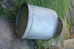 Verzinkte Wanne u. Eimer massiv u. sehr alt Bild 4