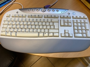 2 x Logitech Tastatur OfficePro, gebraucht, funktionsfähig Bild 1