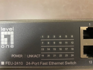 24-Port-Fast-Ethernet-Switch, 19", LevelOne, gebraucht Bild 2