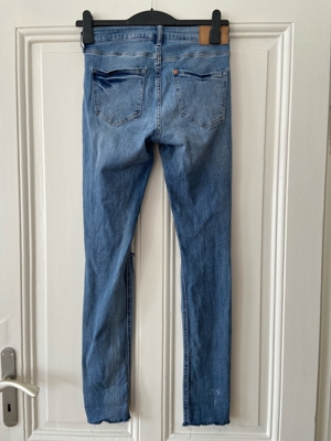 Hellblaue Skinny Jeans, W28 Bild 5