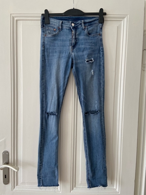 Hellblaue Skinny Jeans, W28 Bild 2