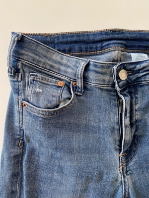 Hellblaue Skinny Jeans, W28 Bild 8