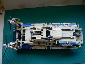 LEGO TECHNIK Frachtflugzeug 2in1-Set 42025 Bild 7