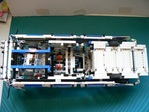 LEGO TECHNIK Frachtflugzeug 2in1-Set 42025 Bild 8