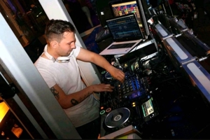 DJ / DJ Gesucht / Latin DJ / Hochzeit DJ Bild 3
