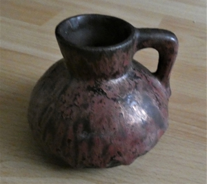 Vase / Krugvase klein rot-schwarz geflammt ca. 9 cm hoch / Retro