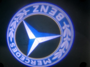 Türbeleuchtung mit Mercedes Logo Bild 3