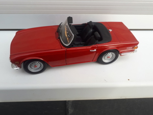 1: 18 OLDIES--Modellauto 3 X Triumpf TR 6 & T4 & Stag siehe die Fotos