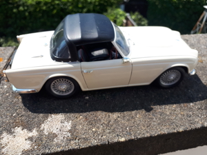 1: 18 OLDIES--Modellauto 3 X Triumpf TR 6 & T4 & Stag siehe die Fotos