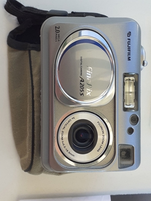 CASIO Exilim EX-Z600 und 1 weitere Digital + 1 Analog Kameras Bild 6