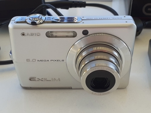 CASIO Exilim EX-Z600 und 1 weitere Digital + 1 Analog Kameras Bild 2