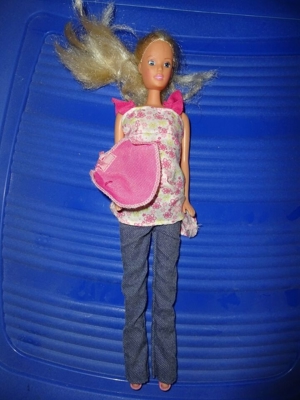 schwangere Barbie-Puppe zu verkaufen