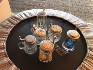verschiedene Bierkrüge