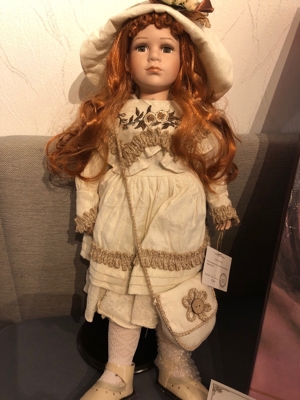 Porzellan Puppe