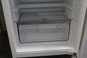 Biete sehr gut erhaltenen Einbaukühlschrank von Siemens, 144L Bild 6