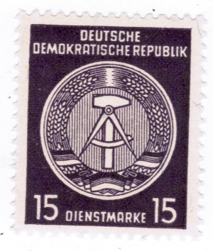 DDR, Dienstmarke, 15 Pfennig, Zirkel links, Hintergrund Striche Bild 1
