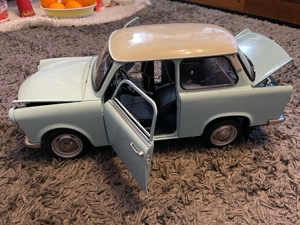 Trabant 601 De Lux Mit Wohnwagen Bild 1