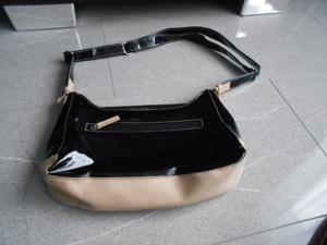 Handtasche schwarz-beige, Kunstlack Bild 1