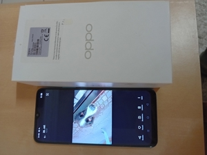 OPPO Smartphone mit Zusatzspeicherkarte Bild 2