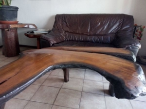Massiver Wohnzimmertisch aus uralter "Moor-Eiche" Bild 2
