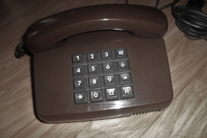 Eine Altes Telefon aus den 70er, 1x Bettwäsche Set. Bild 3