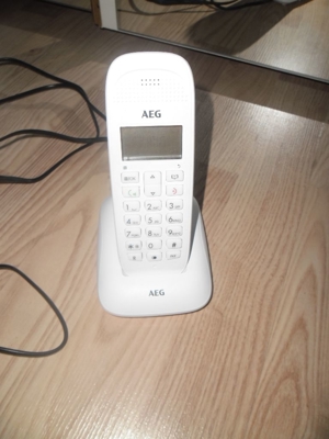 AEG Voxtel D81 DECT-Telefon weiß Guten Zustand! Bild 3