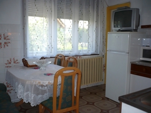 Familienfreundliches Ferienhaus am Balaton für 10-13 Pers. mit Pool, kostenloser Wlan. Bild 8