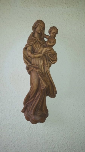 Grödnertal Holzschnitzerei "Madonna mit Kind" Bild 1