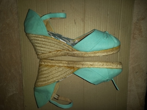 Sandalen Gr.40 Keilschuhe zartgrün Schuhe Absatz 9 cm hoch Sommerschuhe sehr guter Zustand Bild 2