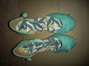 Sandalen Gr.40 Keilschuhe zartgrün Schuhe Absatz 9 cm hoch Sommerschuhe sehr guter Zustand Bild 7