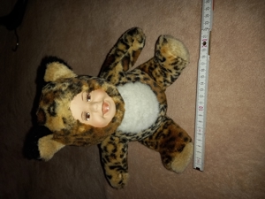 Porzellan Puppe im Panther Kostüm sehr guter Zustand Bild 10