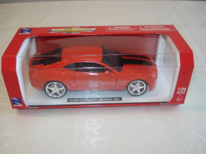 Chevrolet Camaro, NewRay Metall Modell 1:24 neuwertig unbespielt, OVP.