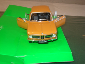 BMW 2002ti 1:24 neuwertig unbespielt, OVP. Bild 10