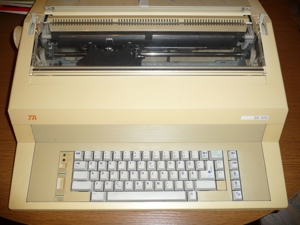 elektrische Schreibmaschine Bild 2